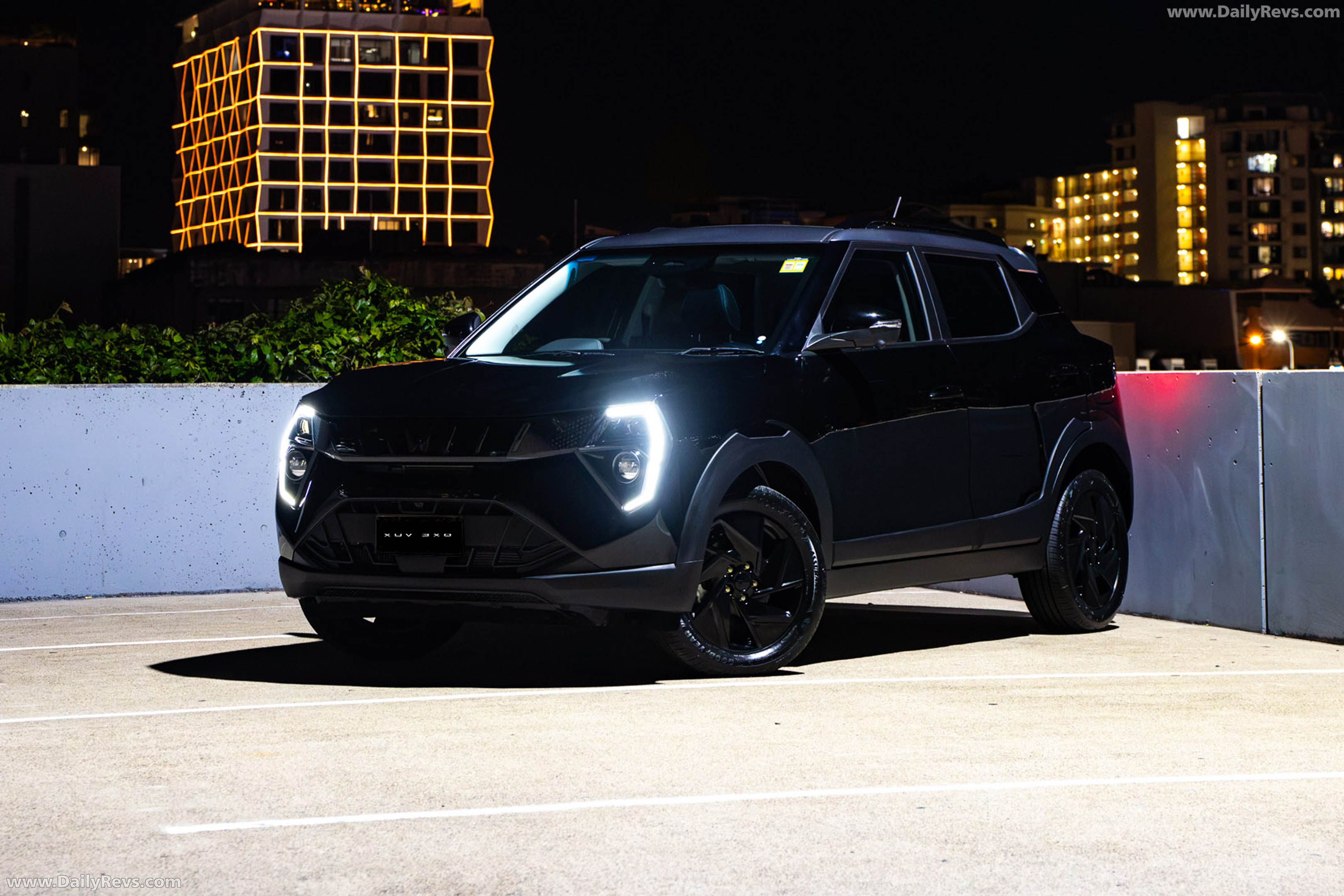 2026 Mahindra Motors XUV 3XO Black Anniversary Edition Front View